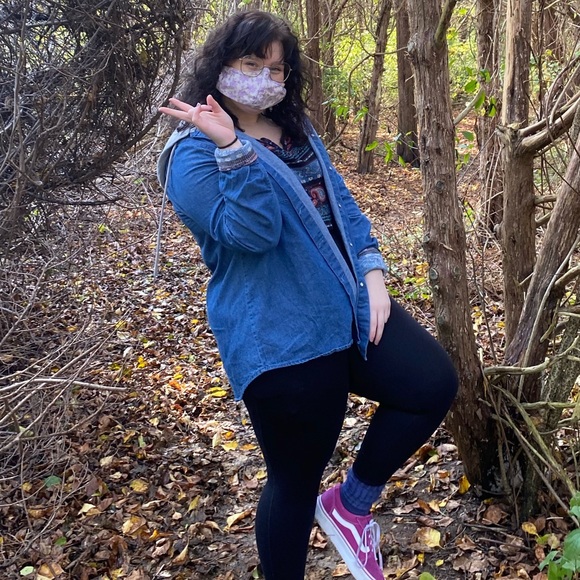 Meet your Posher, Sylvia - Picture 1 of 1